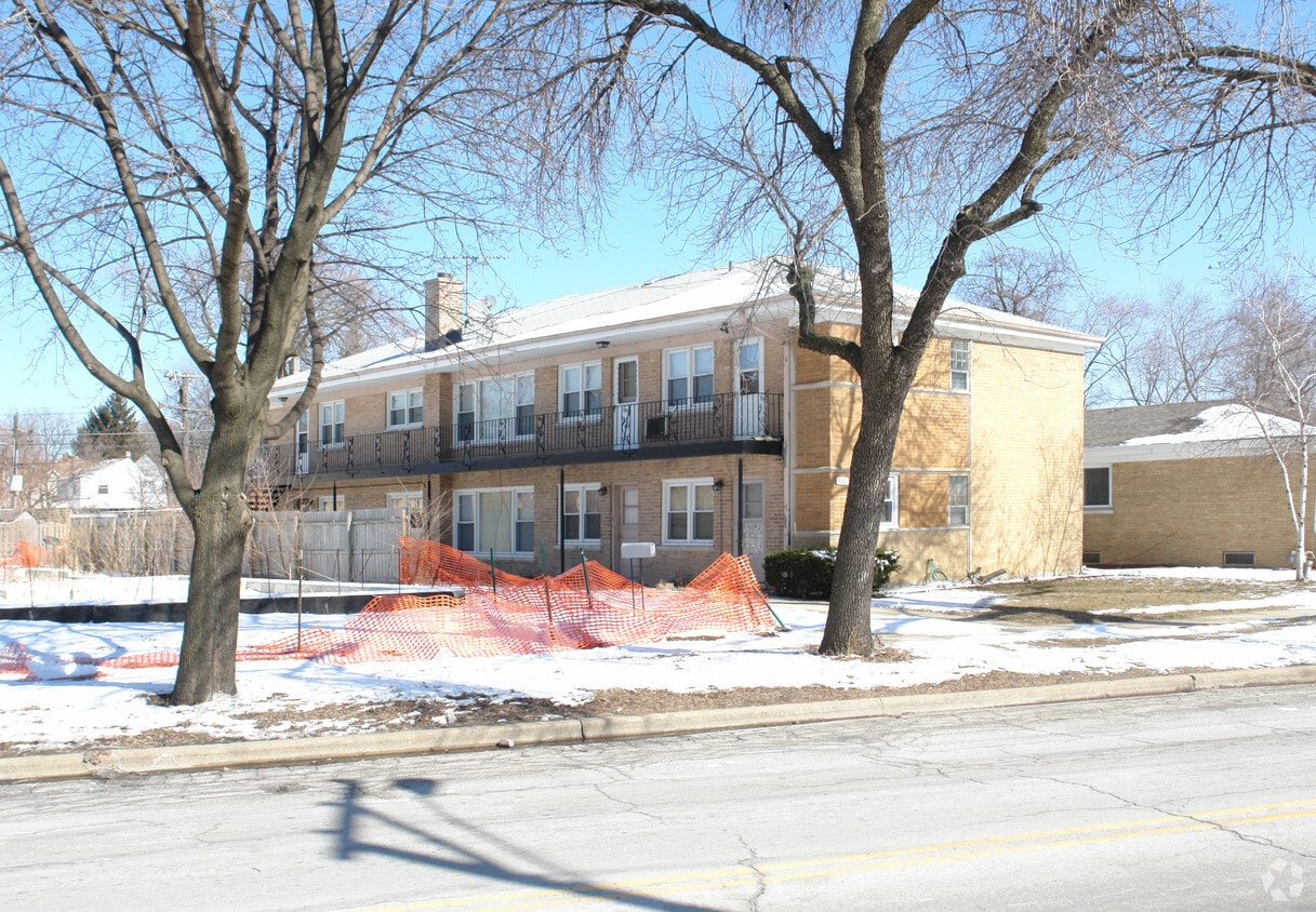 9640 Pacific Ave, Franklin Park, IL 60131 Apartments in Franklin Park