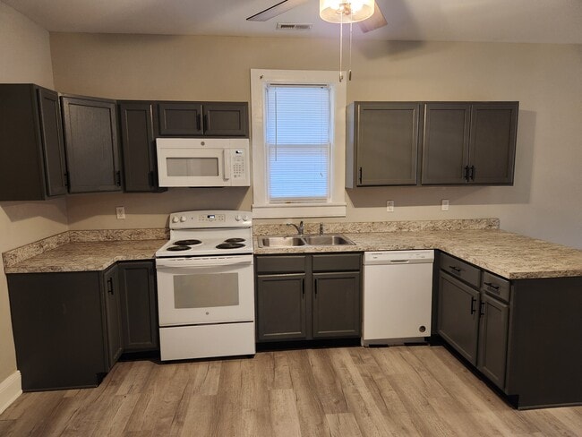 Foto del edificio - 1214 St James St