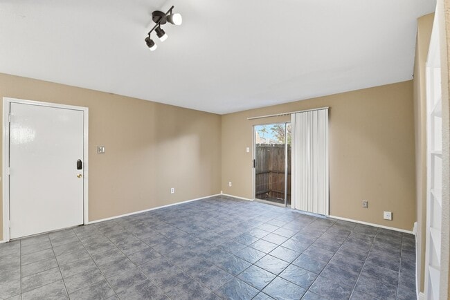 Building Photo - 12905 Woodforest Blvd