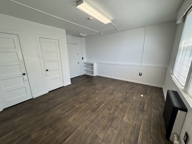 Building Photo - 260 W 1700 S