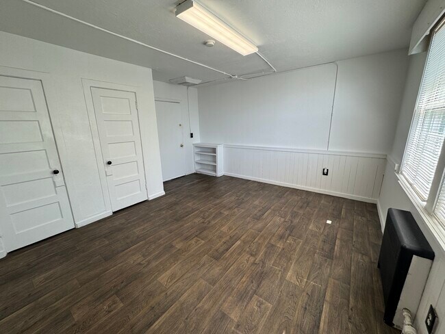 Building Photo - 260 W 1700 S
