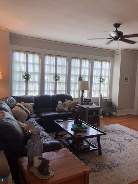 Living Room - 846 Briarcliff Rd NE