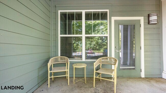 Foto del edificio - 7116 Finn Hall Ave