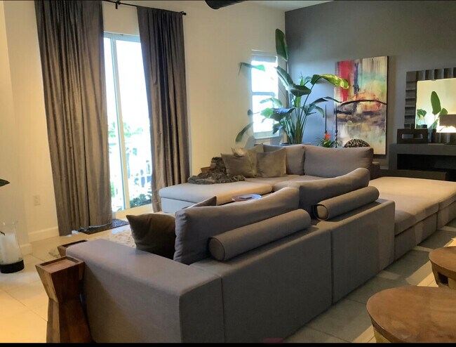Foto del edificio - 3960 N Flagler Dr