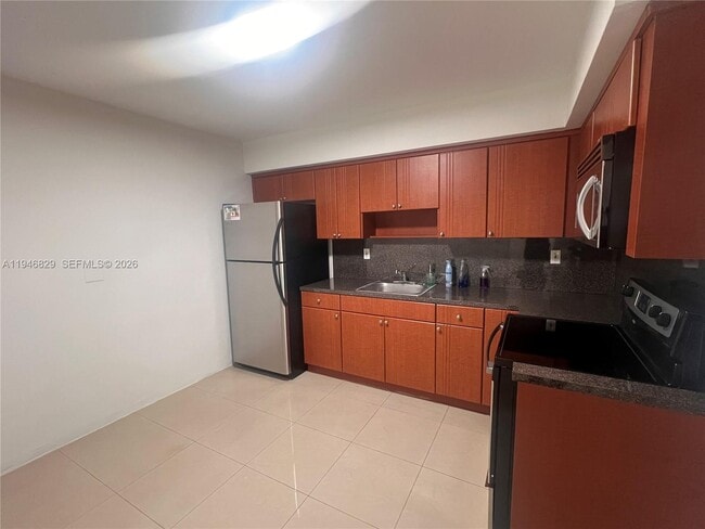 Foto del edificio - 5010 SW 26th Ave