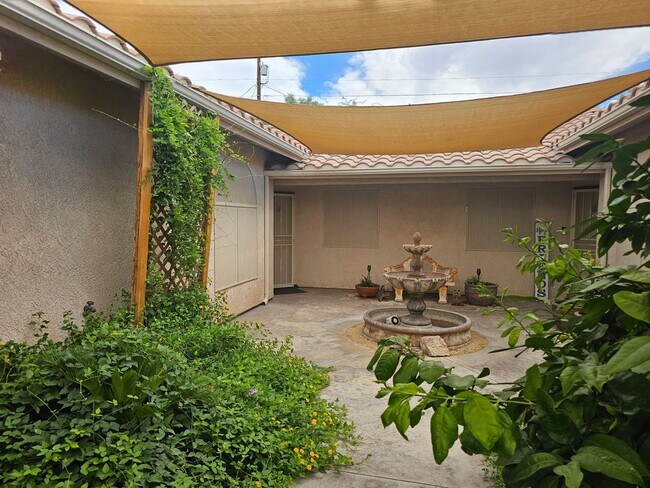Building Photo - Furnished Rental Available Now Through Dec...