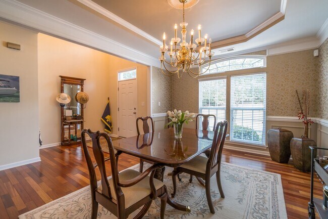 Foto del edificio - Luxury Golf Course Town Home with Master S...