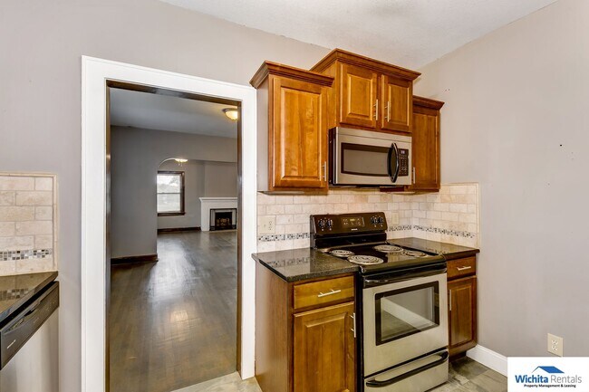 Building Photo - 401 N. Oliver - College Hill Duplex for rent