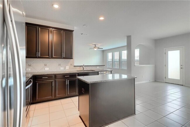 Foto del edificio - 716 N Emory Cove