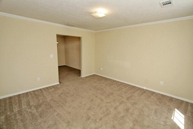 Building Photo - 210 Arborfield Way