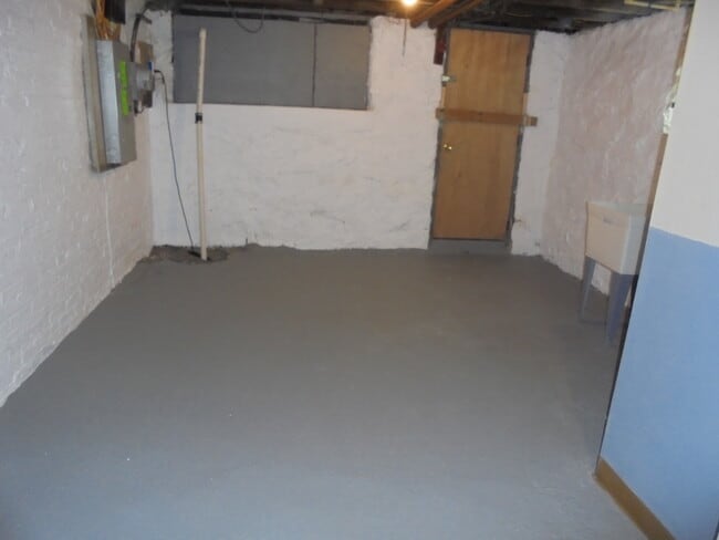 Basement storage/ washroom - 1610 Homestead st