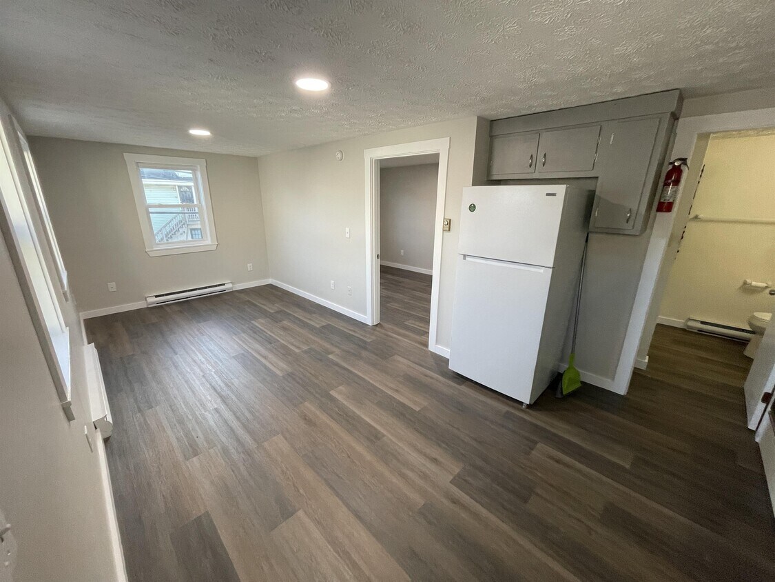 96 South St Unit 201, Biddeford, ME 04005 Room for Rent in Biddeford, ME