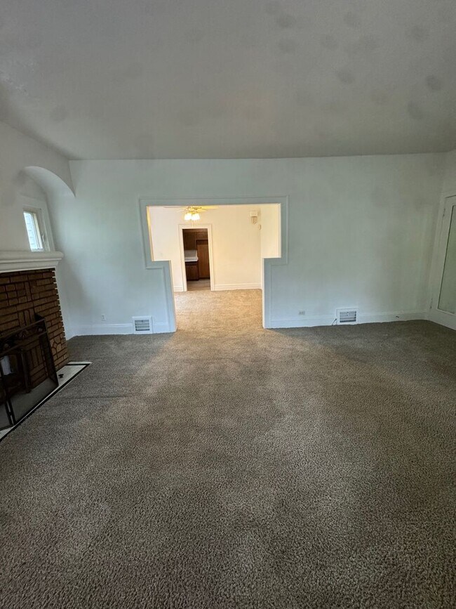 Foto del edificio - 3188 E 119th St