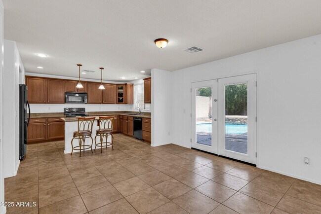 Building Photo - 2323 W Hunter Ct