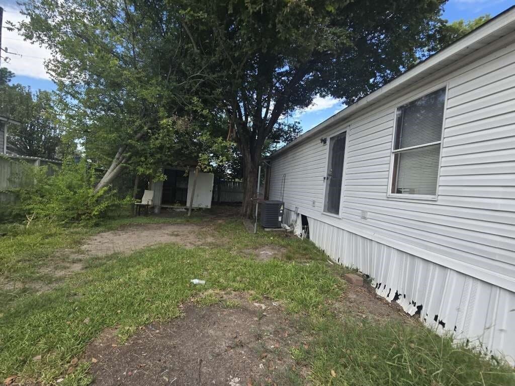 Foto del edificio - 5815 Dylan Dr