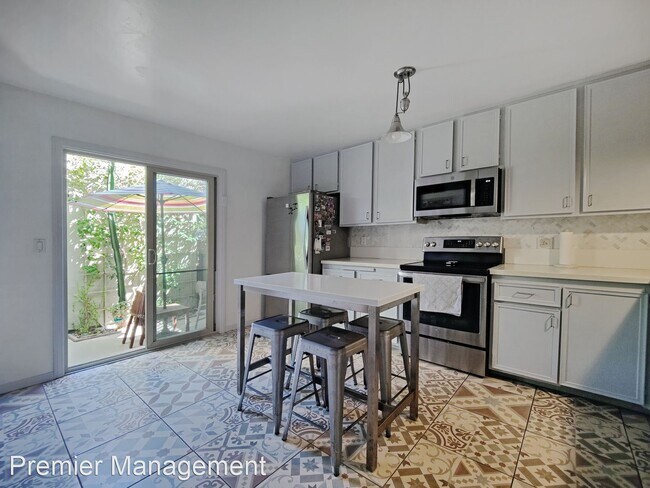 Foto del edificio - 2 br, 2 bath House - 6345 Rancho Mission R...