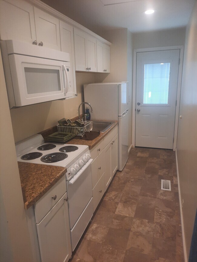Newly remodeled kitchen - 4336 Sunray Rd