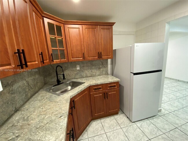 Foto del edificio - 9455 W Flagler St