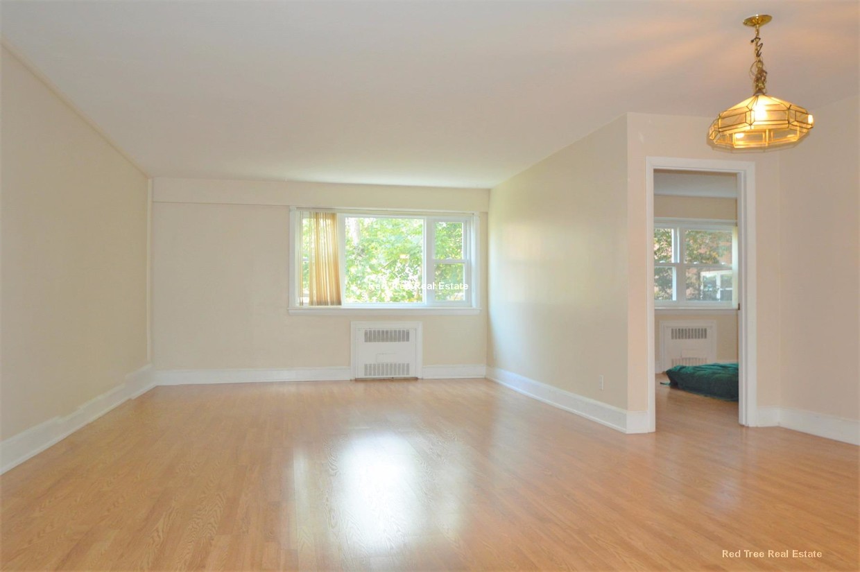 Primary Photo - 131 Sewall Ave