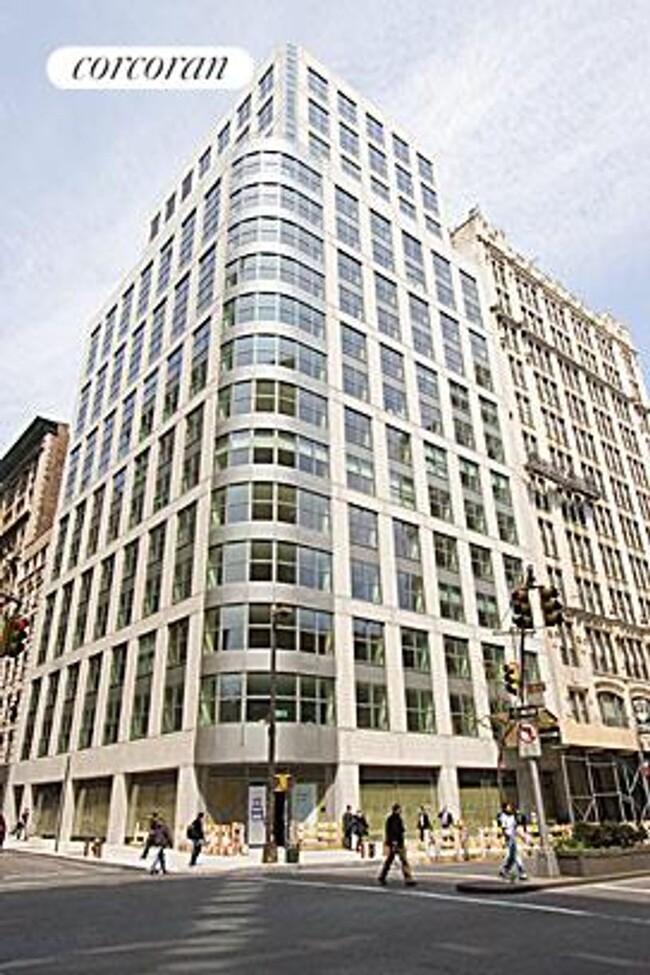 Foto del edificio - 240 Park Ave S