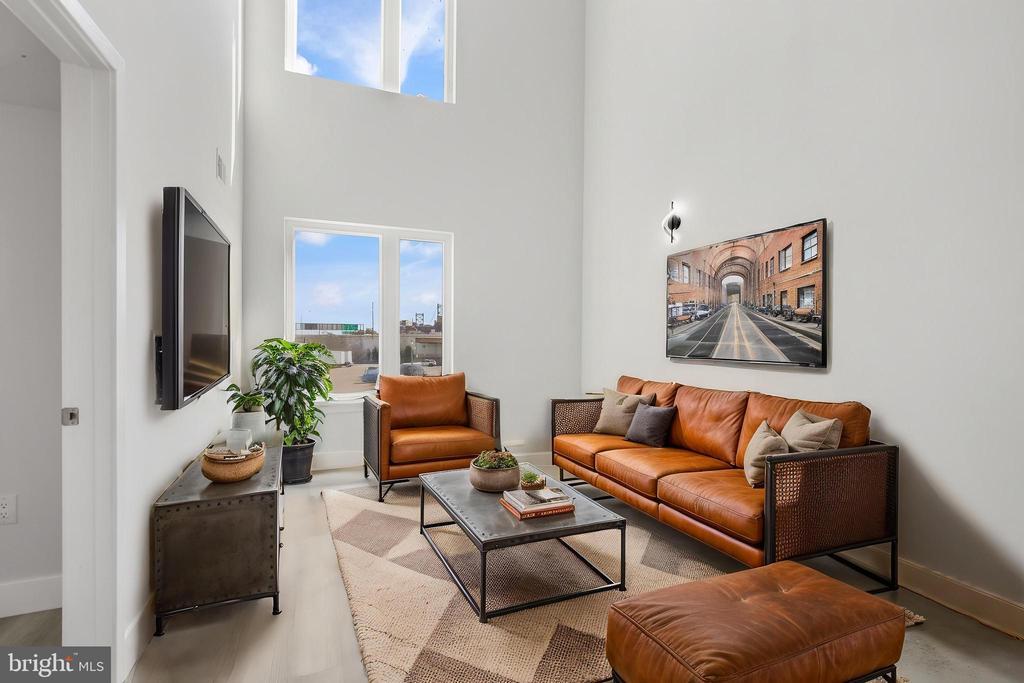 Primary Photo - 800 Callowhill St