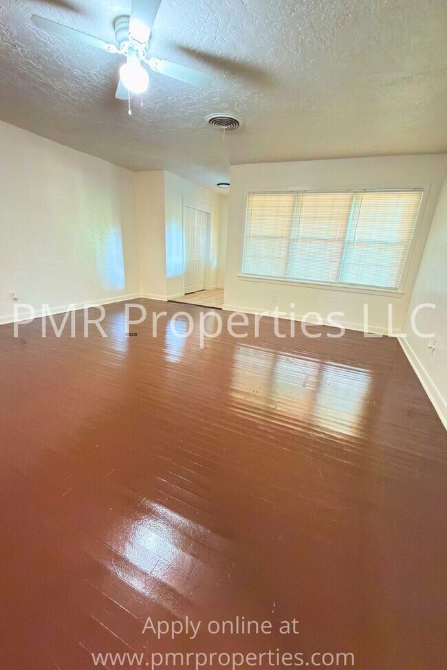 Foto del edificio - 4 Bedrooms / 2 Bathrooms House