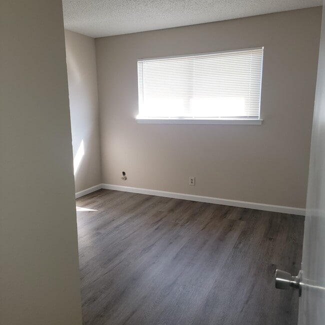 Building Photo - 1311 E San Bruno Ave