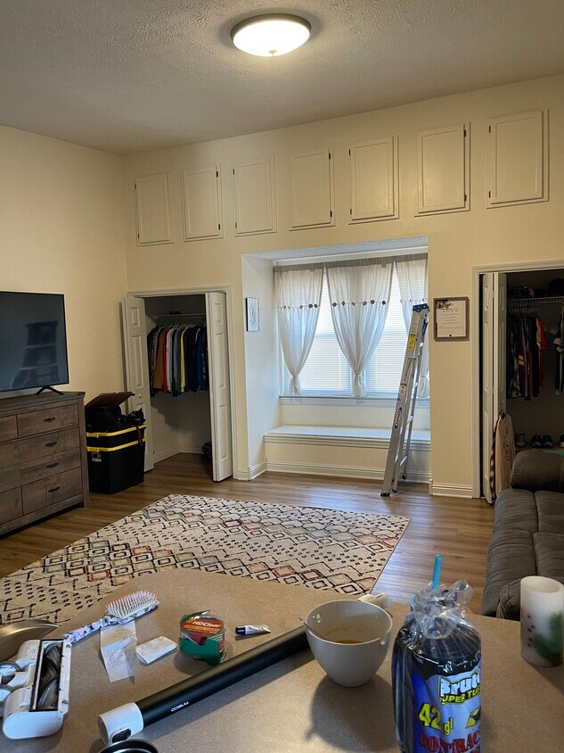 Upstairs apartment newly renovated with dishwasher, washer/dryer. All new appliances - 430 W Main St