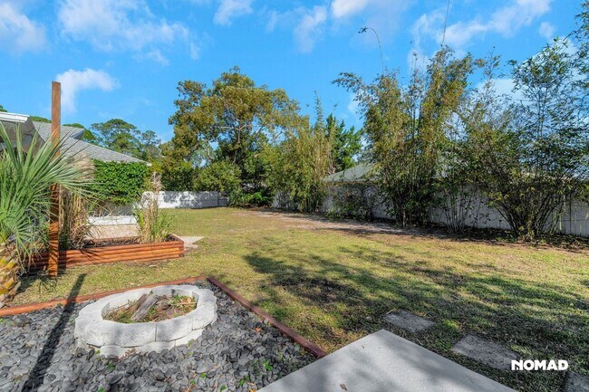Building Photo - 112 N Cory Dr