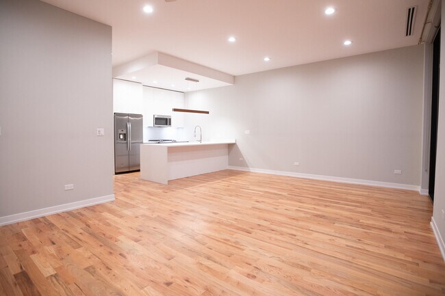 Foto del edificio - 1028 N California Ave