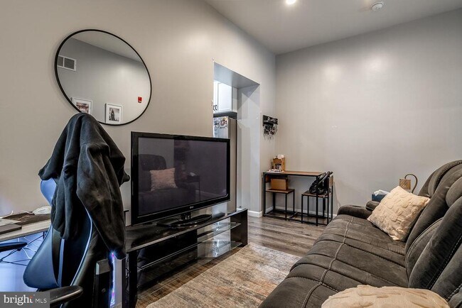 Foto del edificio - 116 S Fellowship Rd