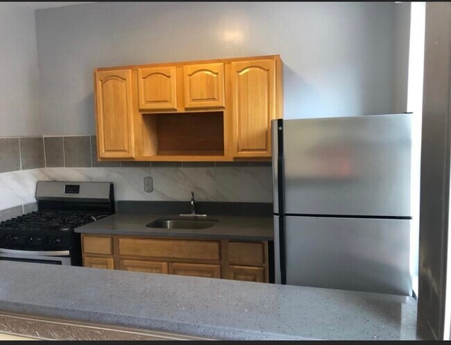 Building Photo - 1078 Rogers Ave