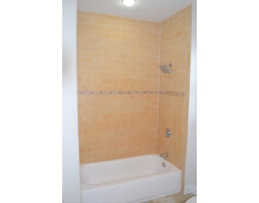 Building Photo - 2122 Dorchester Ave
