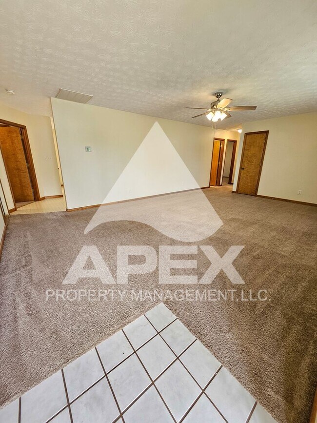 Foto del edificio - Beautiful 3 Bd/2 Ba Brick Single Family Home w/2-Car Garage in Powell!