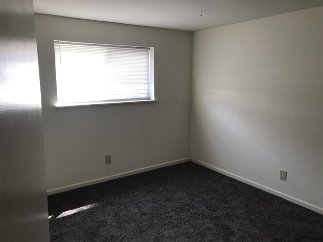 Building Photo - 12225 North Woodcrest Drive