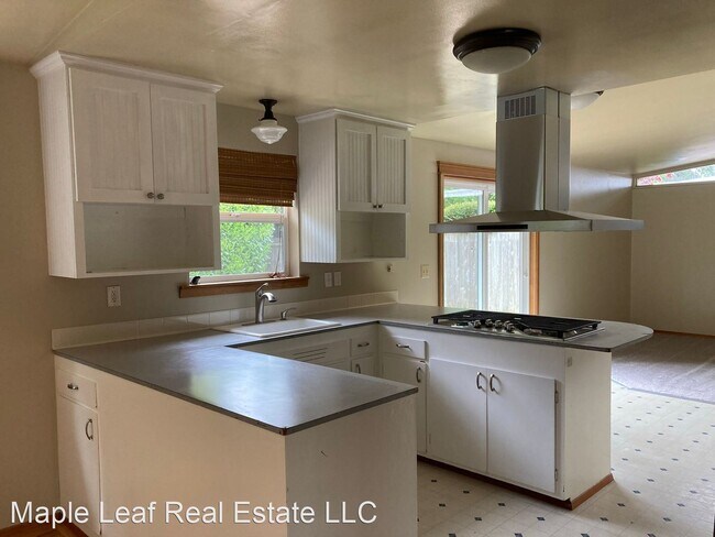 Building Photo - 3 br, 1.5 bath House - 8024 215th PL SW