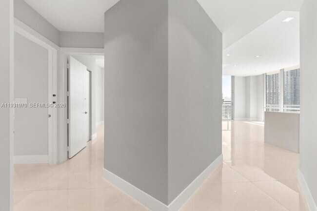 Foto del edificio - 1010 SW 2nd Ave