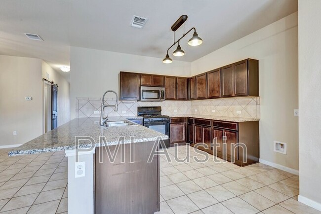 Building Photo - 1609 Deodara Dr