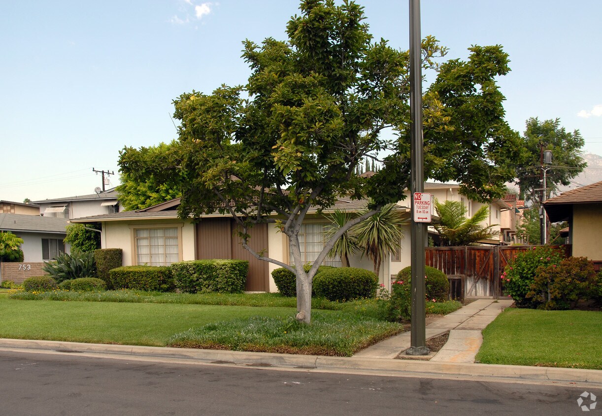 Foto del edificio - 747 Southview Rd