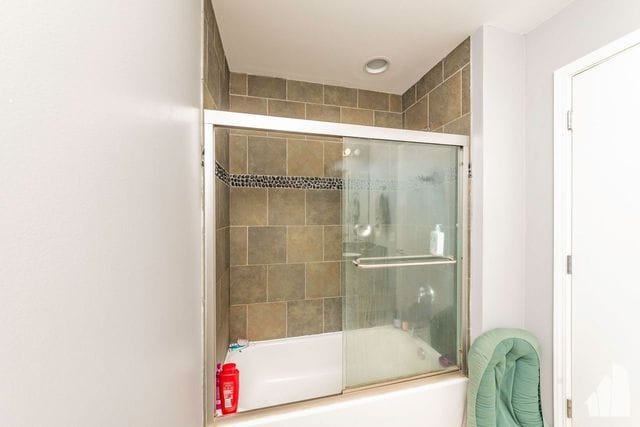 Building Photo - 10 E 13th St