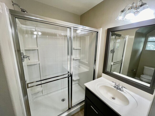Building Photo - 2B 2.5BA Townhome in Otay Ranch w/ AC!