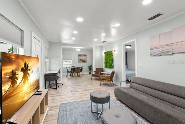 Building Photo - 3 br, 2 bath House - 3024 W Haya Street