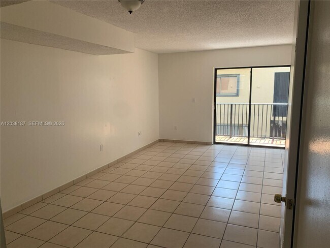 Building Photo - 2319 W 60th St