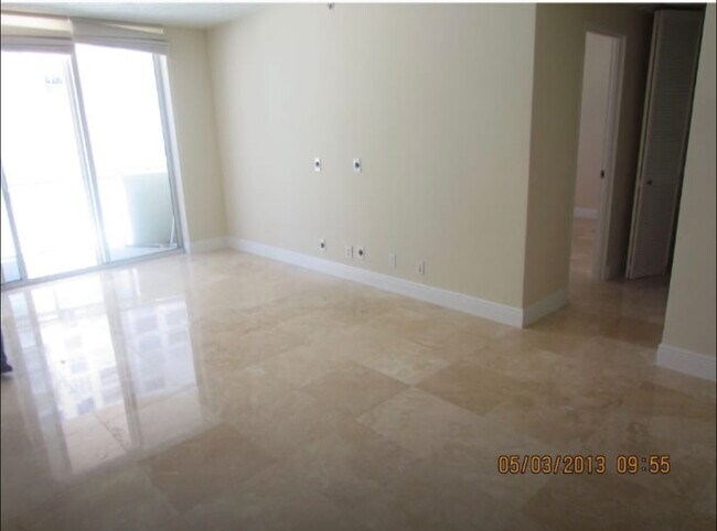 Building Photo - 3001 S Ocean Dr
