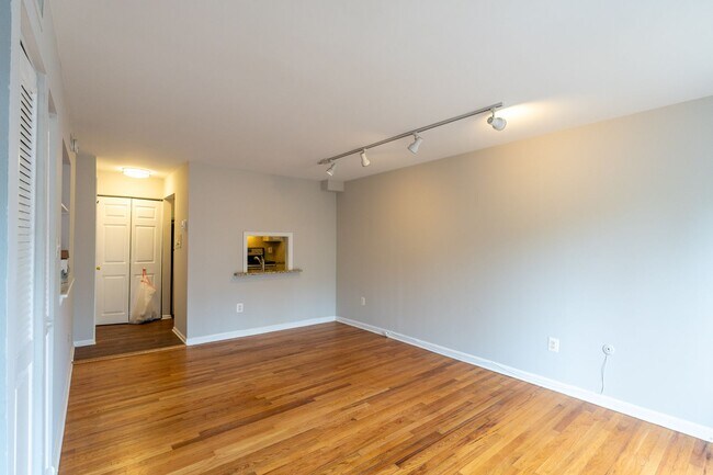 Foto del edificio - Location Location Location 1 bedroom