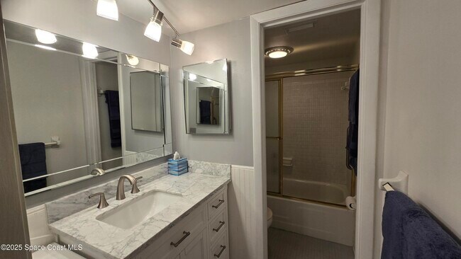 Building Photo - 2578 Demaret Dr