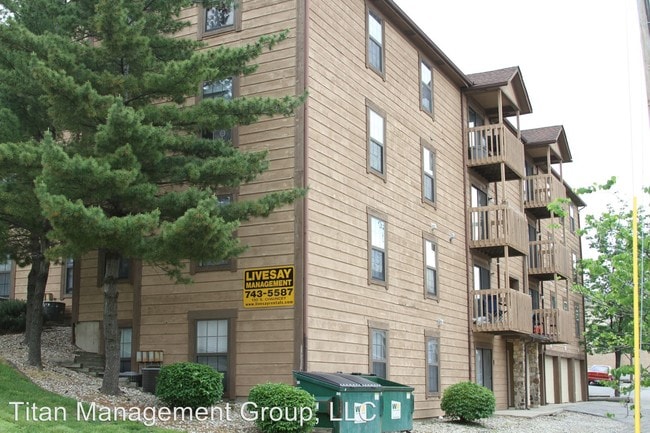 Building Photo - 112 E Wood St