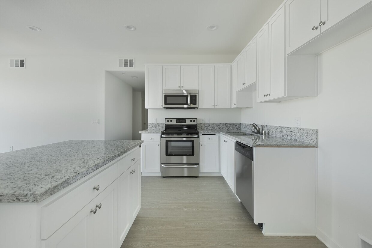 422 South Lake Apartments in Los Angeles, CA