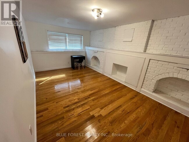Building Photo - 53 Tumbleweed Crescent