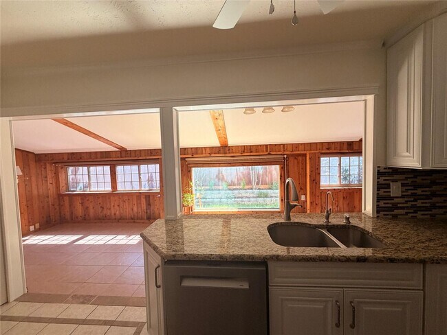 Foto del edificio - 3709 Pinewood St